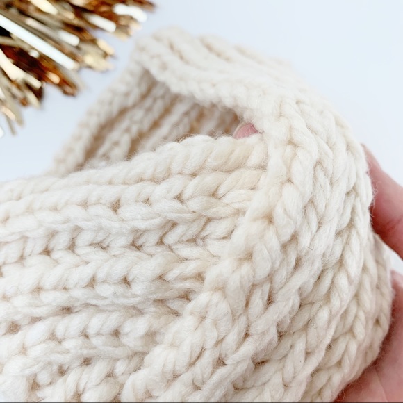 Chunky Knitted Headband- ECRU - Picture 4 of 6